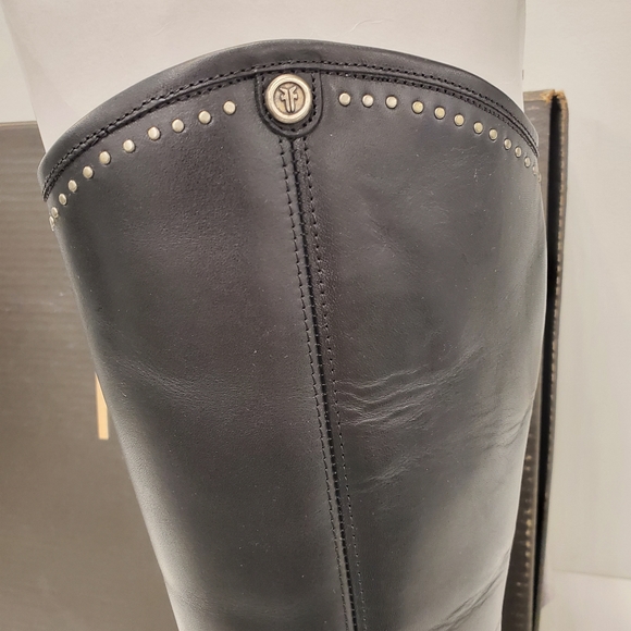 Frye Woman's Melissa Button Stud Black Leather Boot US 6.5M - Picture 4 of 9